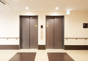 ウィズホスピタル千葉白井　エレベーターホール
